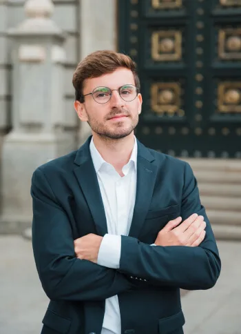 Our Financial Experts The Team  Member Solution. - NG体育